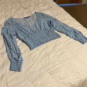 Abercrombie floral v neck crop top sz M